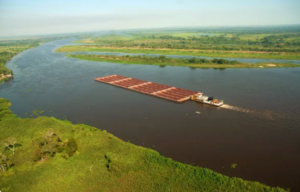Imagem do Rio Paraguai cortando o Pantanal, ele é o rio que engloba a Hidrografia do Pantanal